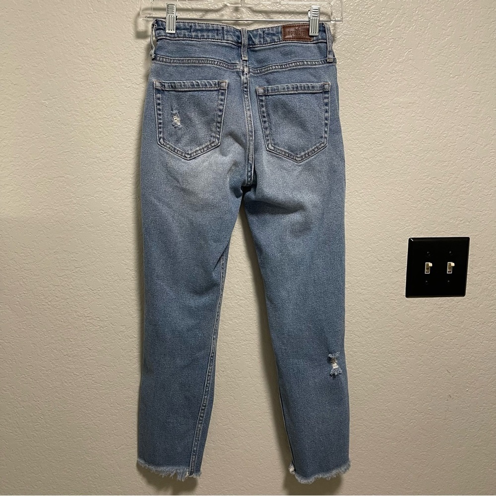 Hollister Ripped High Rise Mom Jean W Vintage StretchRaw Hem Size W24L27 - Picture 7 of 7